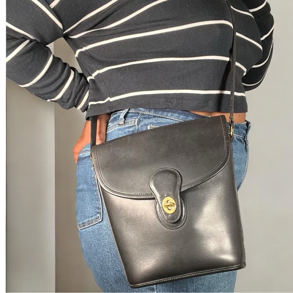 SOLD Coach Vintage Bradley Bucket Camera Bag USA Made Gold Hardware Turnlock - Picture 14 of 14